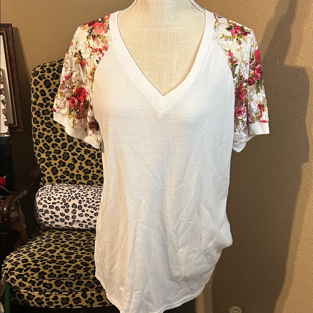 Elegant White V-Neck Top with Floral Sleeves